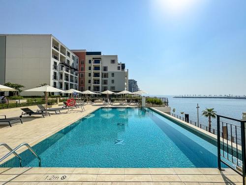 Stylish 1BR Port De La Mer Escape with Beach Access, Dubai (photo 9)
