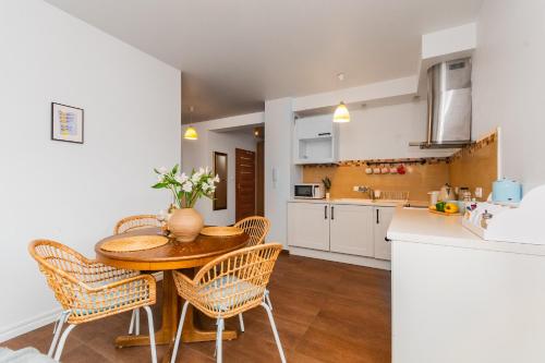 APARTAMENTY MIERZEJA - PRZY MARINIE, 100 m od Zalewu Wiślanego, Kąty Rybackie
