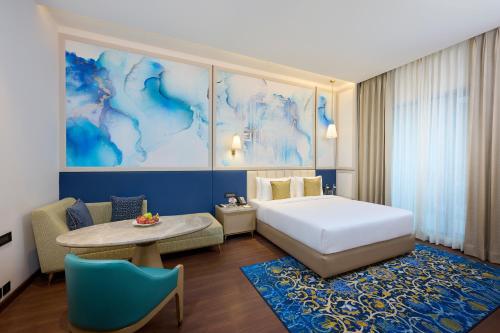 room detail thumbnail 1