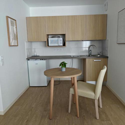 Kitchen, Zenao Appart'hotels Anglet in Anglet