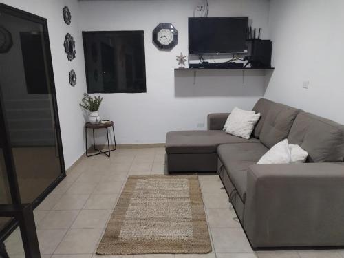 The house of the waves in Barra De Santiago