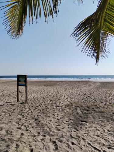 The house of the waves in Barra De Santiago