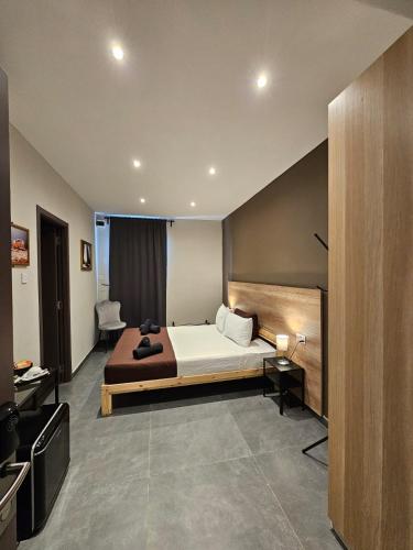 Mingles Suites 1