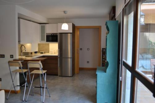 2 bedrooms, 4 beds