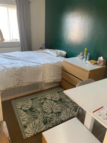 Cosy stay with parking & garden