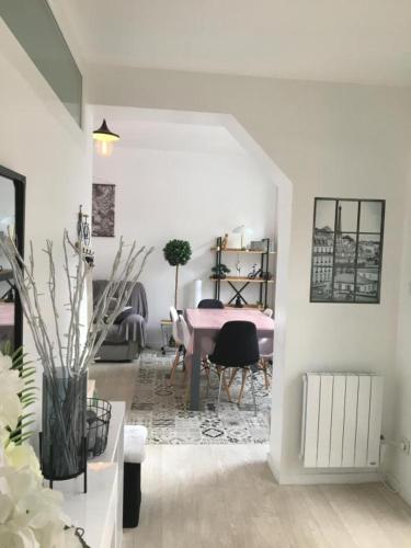 Chambre privée face à la gare 5