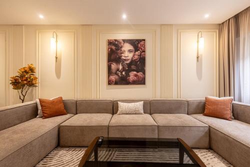 Luxury 2 BR 2 BA Alsace Lorraine downtown, Casablanca