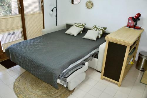 Nice 27m with terrace and sea view