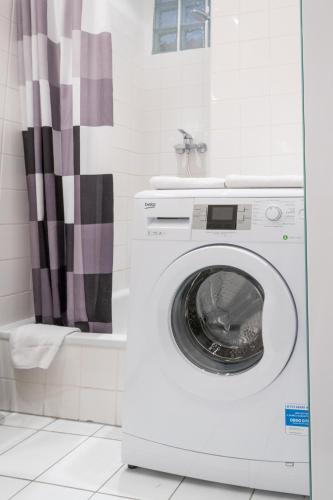 One-Bedroom Apartment image 8