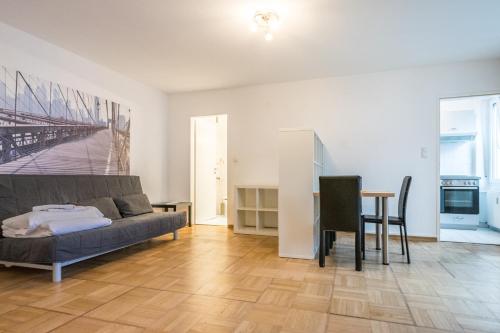 One-Bedroom Apartment image 4