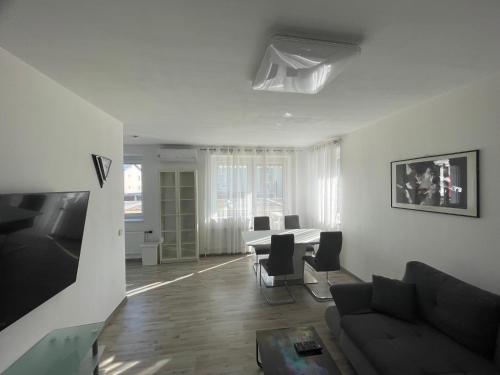 Apartment 6 in 克雷斯蒙斯特