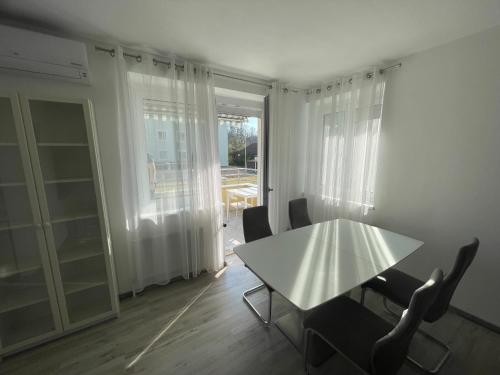 Apartment 6 in 克雷斯蒙斯特