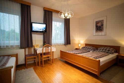  Gasthaus-Gostišče-Trattoria Ogris, Pension in Ludmannsdorf