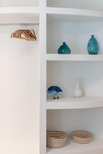 2BR Beatiful Apt In Thissio Near Agora & Acropolis - image 3