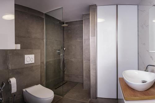 Double Room image 5