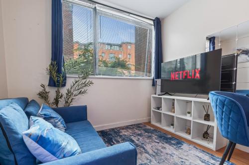 Modern Studio, Brum City Centre, Wi-fi, Smart Tv, Netflix, Prime video, Ps5, Gym gear, Easy access to restaurants, bars, Sea life center, museums, New street station and Snowhill