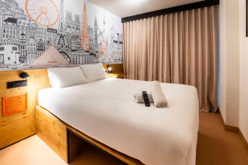 Double Room image 6