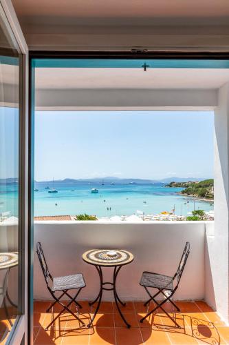 ระเบียง/ชานเรือน, โรงแรมกาสเตลโล (Hotel Castello) in กอลโฟ อรันชี