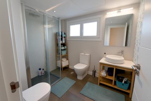 Victors Rooms - Habitaciones Privadas en mi Acogedor Chalet, Madrid (photo 8)