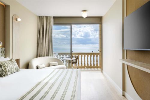 room detail thumbnail 1