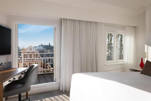 Superior Room Canal View with Balcony