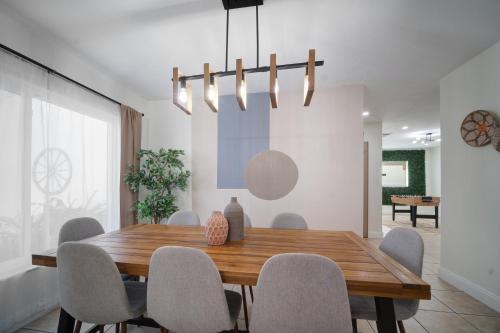 Facilities, Sunrise Serenade - Sun-Soaked FLL Getaway - Pool - BBQ - Near Beaches in Sunrise