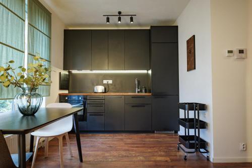 One-Bedroom Apartment image 2