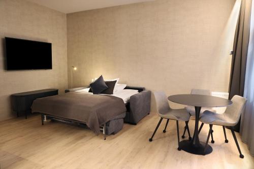 Family Room image 6