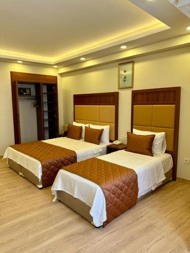 Twin Room image 4