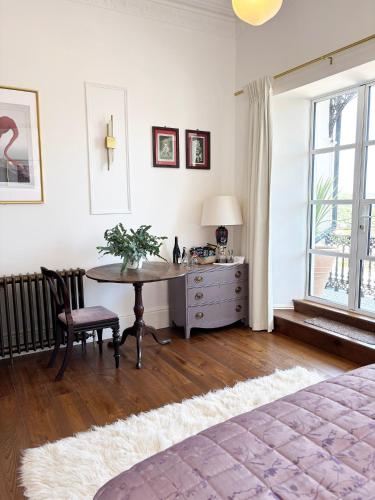 Deluxe Double Room with Balcony and Sea View image 5