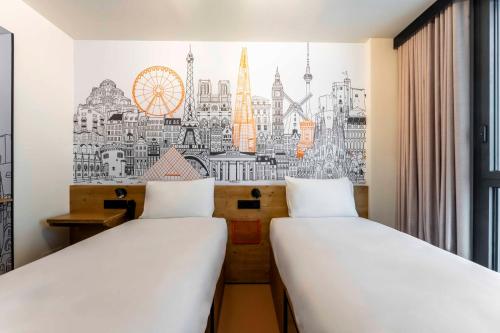 Twin Room image 3