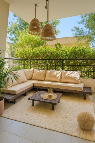 Antibes - studio terrasse et parking - piscine in Camp Long