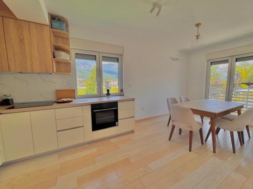 Kitchen, River side 5 in Zvinje