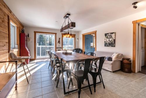 Chalet du Loup - Spa & Game room in Saint-Alexis-Des-Monts (QC)