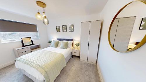 10 Mins to Airport Movie-Ready WM Parking in Halewood