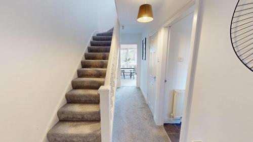 10 Mins to Airport Movie-Ready WM Parking in Halewood