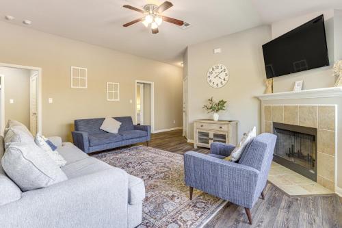 Pet-Friendly Texas Retreat with Fenced-In Yard! in Bryan, USA