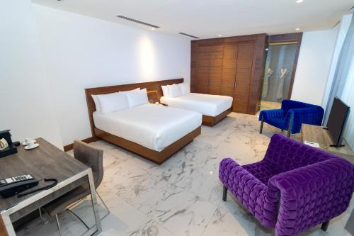 Queen Suite room in Hotel San Felipe