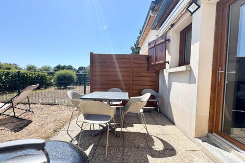 Maison refaite a neuf - Piscine et parking prive in Guidel