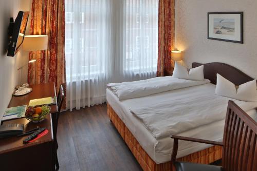 1 queen bed