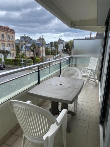 Le Crystal Dinard Plage - image 3