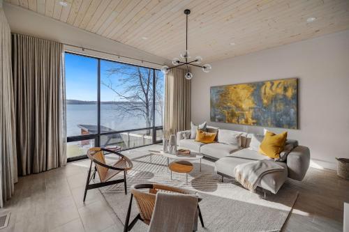 A környék, Lakeview House by Leavetown Vacations in Young's Cove (ON)