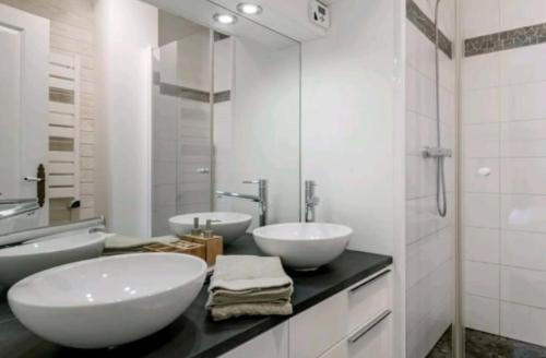 One-Bedroom Apartment image 10
