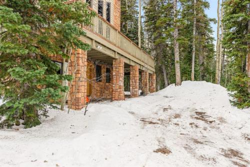 Aoki Michi Retreat Cabin in Brian Head in ไบรอัน เฮด (UT)