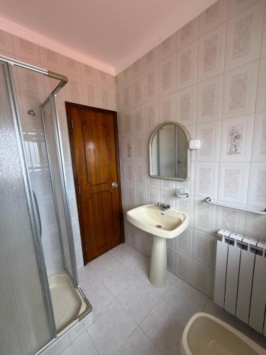 3 Bedroom Apt 15 Min Walk to Fátima Sanctuary, Fátima (Foto 10)