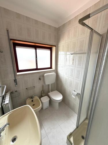 3 Bedroom Apt 15 Min Walk to Fátima Sanctuary, Fátima (Foto 9)