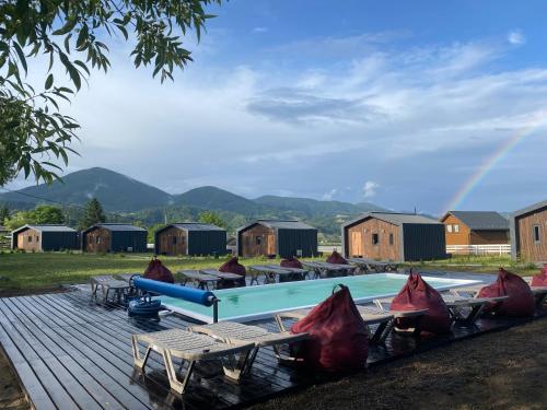 Красник Хілс, Krasnik