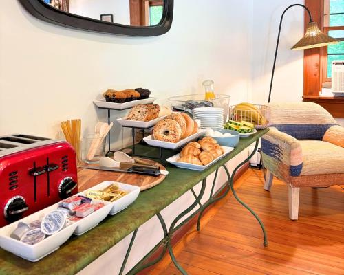 Phoenicia Lodge - image 11