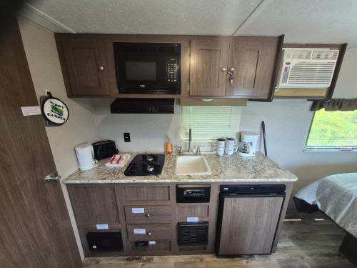 Moceanset Getaways - Elegant, Ocean, Mountain and Sunset Views "Camping Experience" in Dingwall (NS)