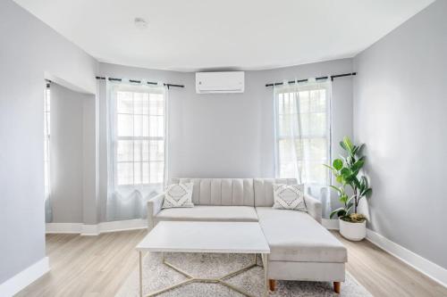 3 Bedrm Apt at Black Rock Suites